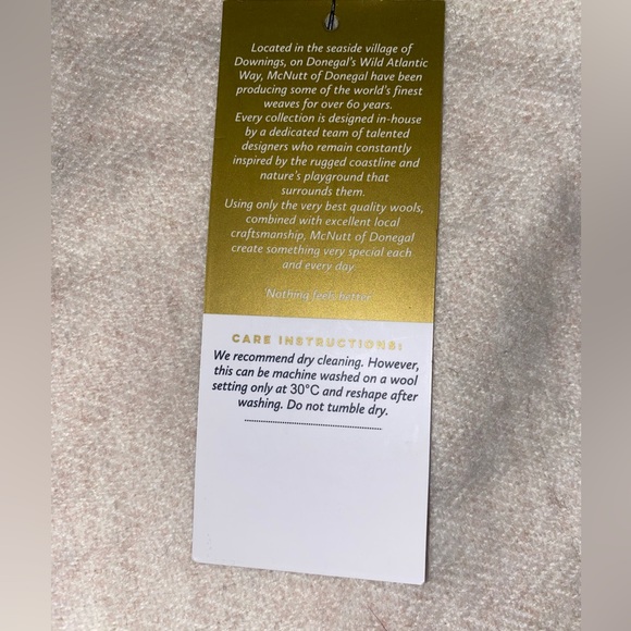 Mcnutt Lambswool Scarf in Beige NWT - Picture 4 of 5